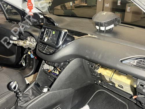 Used Dashboard PEUGEOT 208 I (CA_, CC_) 1.5 BlueHDI 100 (102 hp) 28543522