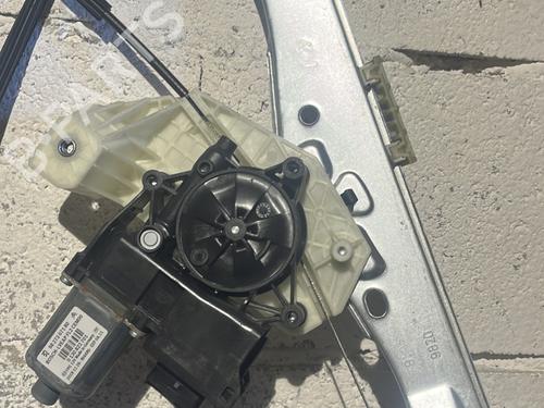 Used Front left window mechanism Front left window mechanism CITROËN C4 CACTUS 1.2 THP 110 (110 hp) 29014277 29014277