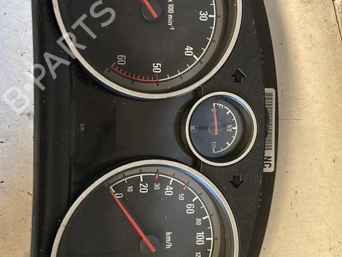 Used Instrument cluster OPEL ASTRA H Estate (A04) 1.9 CDTI 16V (L35) (120 hp) 25844063