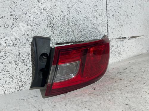 right-taillight-renault-clio-iv-bh_-2012-2013-2014-2015-2016-2017-2018-2019-2020-2021-37638256 main image