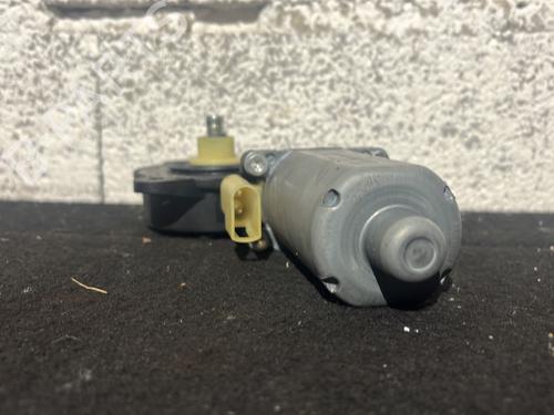 Used Right front window motor Right front window motor FORD FUSION (JU_) 1.4 TDCi (68 hp) 30004073 30004073