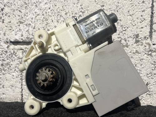 Fensterhebermotor hinten links FORD FOCUS II (DA_, HCP, DP) 1.8 TDCi | BP30854163E23