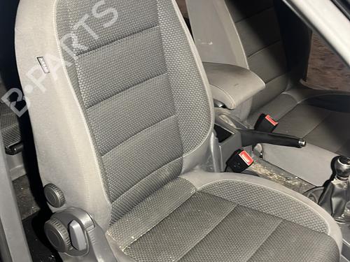 Used Right front seat Right front seat VW TOURAN (1T3) 1.6 TDI (105 hp) 32979499 32979499