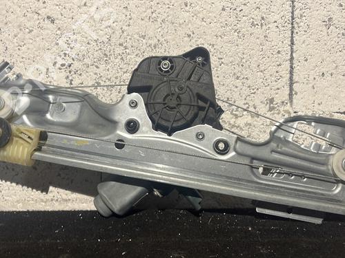 Rudehejsemekanisme Højre bagtil RENAULT MEGANE IV Hatchback (B9A/M/N_) 1.5 dCi 110 (B9A3) (110 hp) 29422537