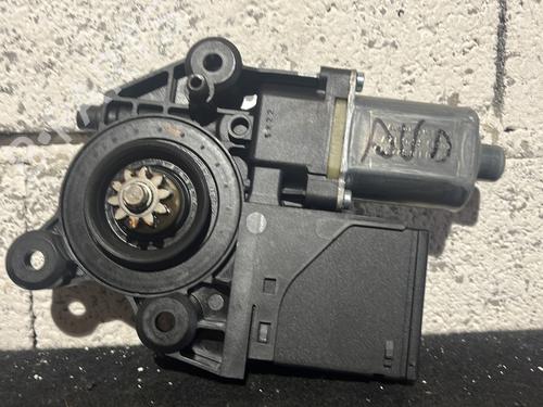 Used Right front window motor Right front window motor RENAULT MEGANE III Coupe (DZ0/1_) 1.6 dCi (DZ00, DZ12, DZ2A, DZ13) (130 hp) 26618990 26618990