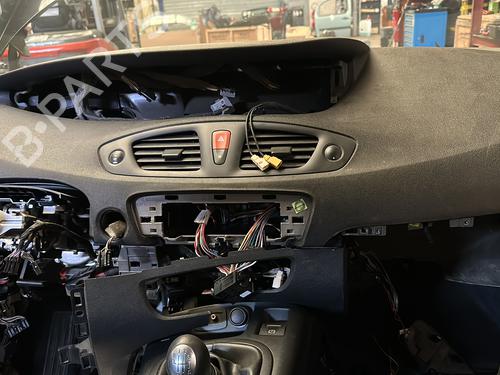 Used Dashboard RENAULT SCÉNIC III (JZ0/1_) 1.5 dCi (86 hp) 20870178