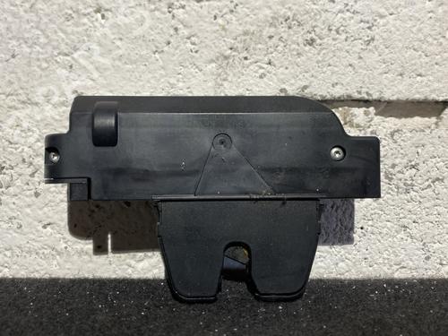 Used Tailgate lock PEUGEOT 1007 (KM_) 1.4 HDi (68 hp) 21488811