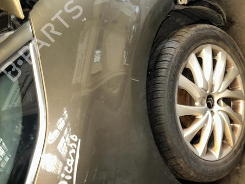 Used Right front fenders Right front fenders 25844079 25844079