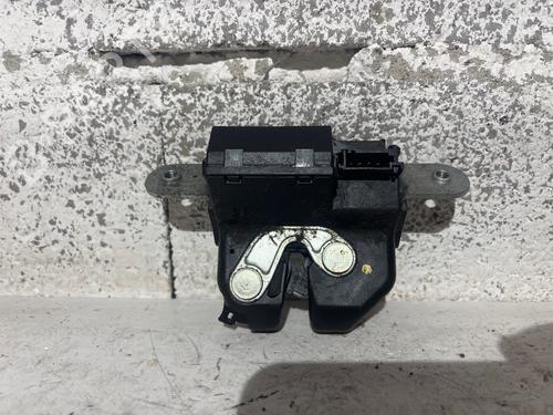 Used Tailgate lock Tailgate lock 36885657 36885657