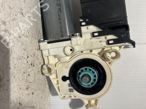 Used Left rear window motor Left rear window motor SKODA OCTAVIA II Combi (1Z5) 1.6 FSI (115 hp) 39937693 39937693