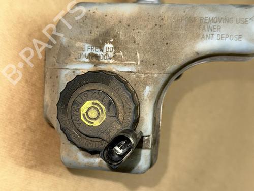 Brake master cylinder VW PASSAT B6 (3C2) 1.9 TDI | BP21862717M77 - Image 2