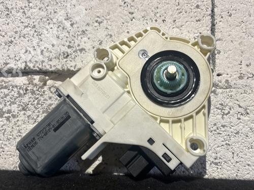 right-rear-window-motor-audi-q7-4lb-2006-2007-2008-2009-2010-2011-2012-2013-2014-2015-2016-26905673 main image