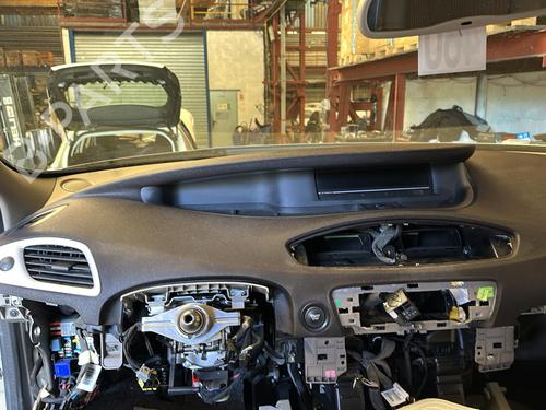 Used Dashboard Dashboard RENAULT GRAND SCÉNIC III (JZ0/1_) 1.9 dCi (JZ0J, JZ0N, JZ1K, JZ1S) (131 hp) 25844010 25844010