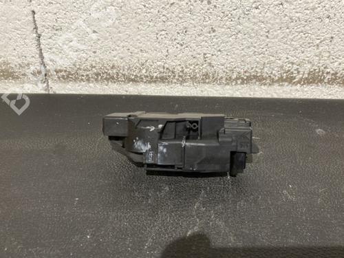 Used Tailgate lock Tailgate lock PEUGEOT 308 II (LB_, LP_, LW_, LH_, L3_) 1.6 BlueHDi 120 (120 hp) 21864915 21864915