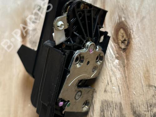 rear-right-lock-dacia-sandero-ii-10-sce-75-b8jc-b8jd-825022281r-2012-20860254 main image