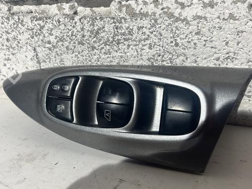 left-front-window-switch-nissan-juke-f15-2010-2011-2012-2013-2014-2015-2016-2017-2018-2019-31754488 main image