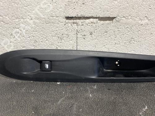 Used Right front window switch CITROËN DS3 (SA_) 1.6 VTi 120 (120 hp) 21865366