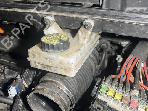 Used Brake master cylinder CITROËN DS5 2.0 HDi 200 Hybrid4 All-wheel Drive (200 hp) 29255667