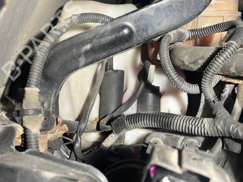 windscreen-washer-tank-alfa-romeo-gt-937_-2003-2004-2005-2006-2007-2008-2009-2010-31280096 main image