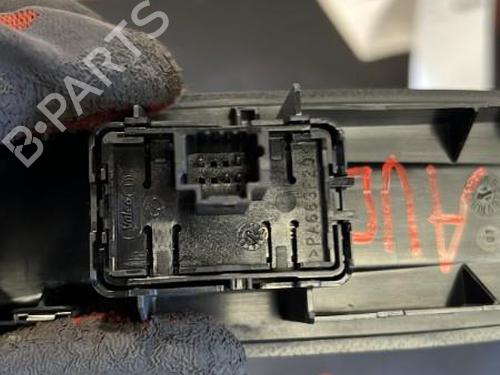 Used Right front window switch Right front window switch RENAULT MEGANE III Hatchback (BZ0/1_, B3_) 1.6 dCi (BZ00, BZ12, BZ13) (130 hp) 21864451 21864451