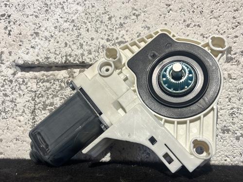 right-front-window-motor-audi-a1-8x1-8xk-2010-2011-2012-2013-2014-2015-2016-2017-2018-2019-27869736 main image