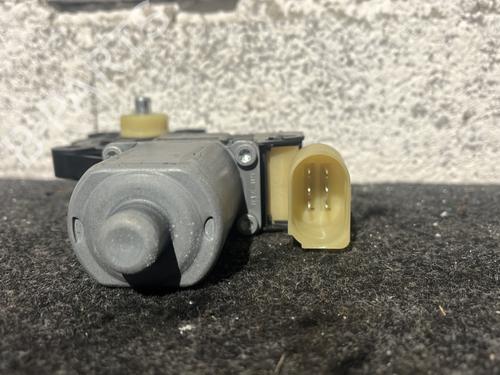 right-front-window-motor-mini-mini-r56-2005-2006-2007-2008-2009-2010-2011-2012-2013-2014-31041736 main image