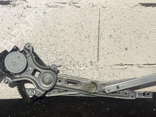 BP29918793C22 main image