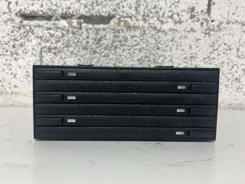 Autoradio für BMW X5 (E53) 4.4 i (286 hp) 31603060