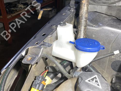 Used Windscreen washer tank PEUGEOT 308 II (LB_, LP_, LW_, LH_, L3_) 1.2 THP 110 (110 hp) 23796993