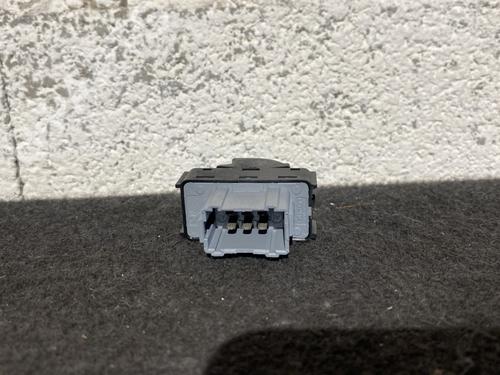 right-front-window-switch-citroen-c4-cactus-2014-23904855 main image