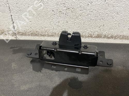 Used Tailgate lock Tailgate lock PEUGEOT 208 I (CA_, CC_) 1.2 VTI 82 (82 hp) 21864924 21864924
