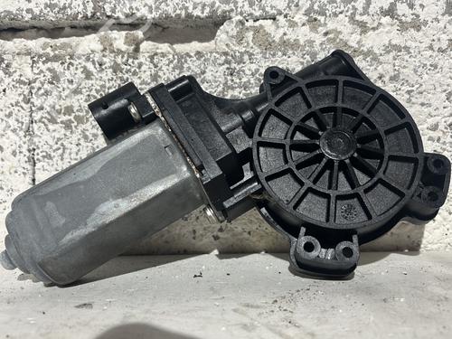 left-front-window-motor-nissan-nv400-van-x62-x62b-2011-32092823 main image