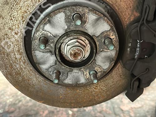 Used Right front steering knuckle Right front steering knuckle MAZDA 3 (BL) 2.2 MZR CD (BL10) (185 hp) 20870712 20870712