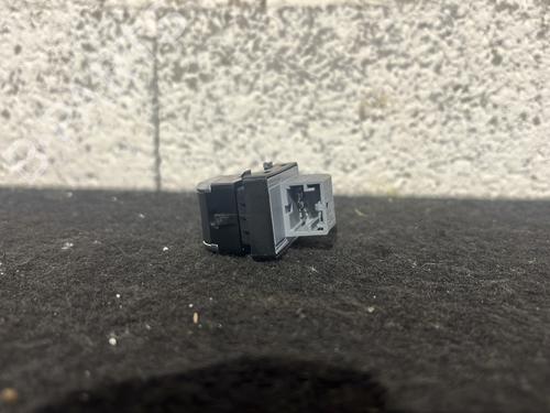 Used Right front window switch Right front window switch AUDI Q3 (8UB, 8UG) 2.0 TDI quattro (150 hp) 27389834 27389834