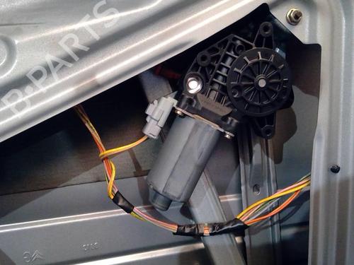 Used Front right window mechanism CITROËN XSARA (N1) 1.4 i (75 hp) 21859904