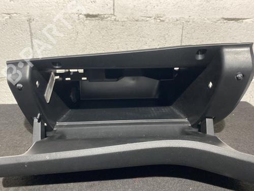 Glove box PEUGEOT 308 II (LB_, LP_, LW_, LH_, L3_) 1.2 THP 110 | BP23796952C95 