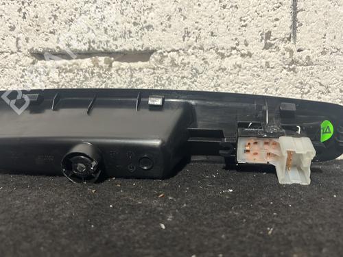 left-rear-window-switch-renault-kadjar-ha_-hl_-2015-26320118 main image