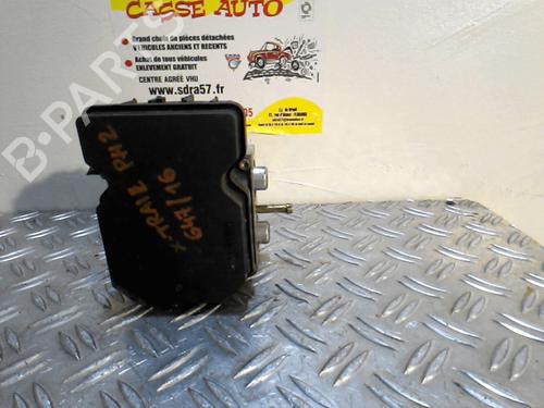 Used ABS pump NISSAN X-TRAIL I (T30) 2.2 dCi 4x4 (136 hp) 20861387