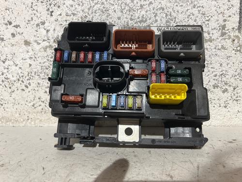 Used Fuse box Fuse box 37994484 37994484