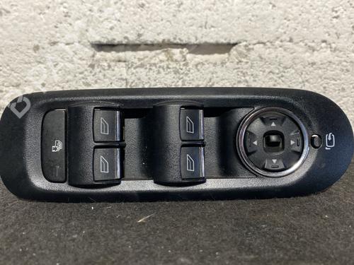 Used Left front window switch FORD MONDEO IV (BA7) 2.0 TDCi (115 hp) 23796794