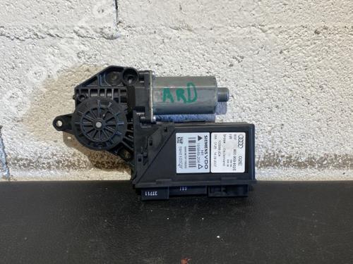 Rudehejsemotor bagstkærm højre AUDI A4 B7 (8EC) 2.0 TDI 16V (140 hp) 21864839