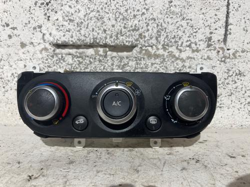 climate-control-renault-clio-iv-bh_-2012-2013-2014-2015-2016-2017-2018-2019-2020-2021-37638269 main image