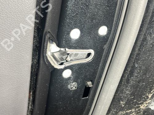 Rear right lock MERCEDES-BENZ GLA-CLASS (X156) GLA 180 CDI / d (156.912) 2047302835