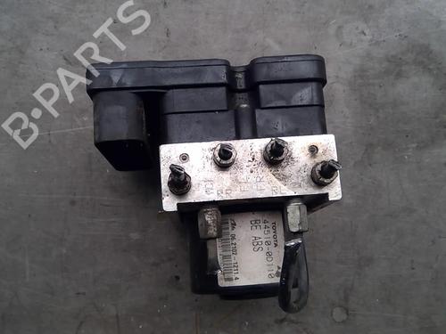 Used ABS pump TOYOTA YARIS (_P9_) 1.4 D-4D (NLP90_, NLP90R) (90 hp) 21859445