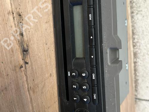 Used Radio RENAULT KANGOO / GRAND KANGOO II (KW0/1_) 1.5 dCi (KW0C, KW2C, KW4C) (106 hp) 20863160