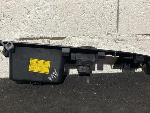 Right front window switch KIA SORENTO I (JC) 2.5 CRDi | BP22894055I26 - Image 3