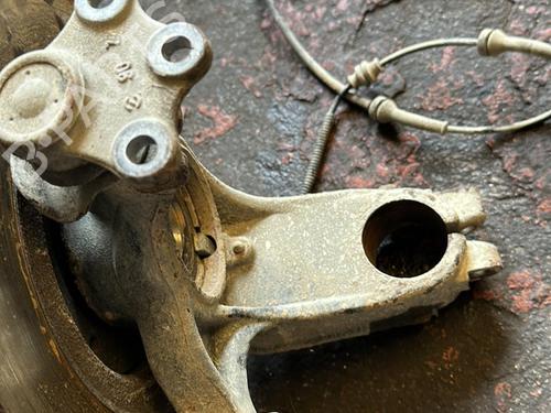 Used Left front steering knuckle CITROËN C3 II (SC_) 1.2 VTi 82 (82 hp) 20863229