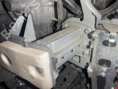 Used Front bumper reinforcement Front bumper reinforcement 36944961 36944961