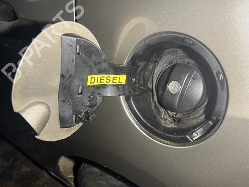 fuel-flap-citroen-c3-ii-sc_-2009-30704177 main image