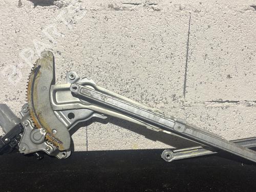 Used Front left window mechanism Front left window mechanism SUZUKI SWIFT III (MZ, EZ) 1.3 (RS413, ZC11S) (92 hp) 29318531 29318531